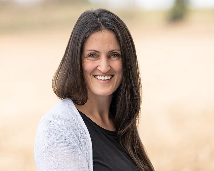 Sunport Mitarbeiter Mirela Königswieser WKA-Oekostrom Photovoltaik GmbH...